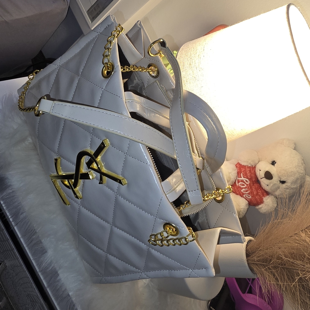 Elegant White Quilted Shoulder Bag with Gold Accents